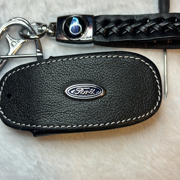 Ford key holder - Picture 3 of 3